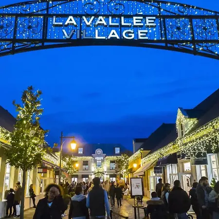 Magic - Disneyland Paris Shopping Village 9 Minutes Chessy (Seine-et-Marne)