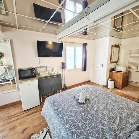 Apartment Magic - Disneyland Paris Shopping Village 9 Minutes *